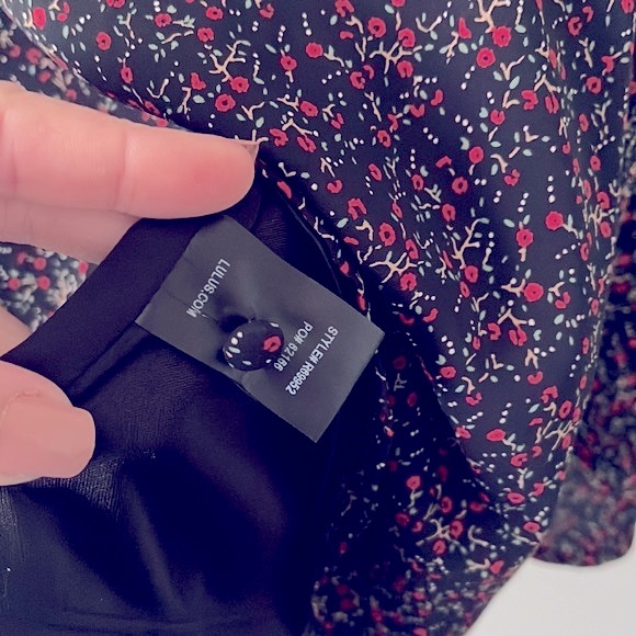 🔴 Floral Black Open Back V Cut Mini Dress, Pre-loved - Picture 9 of 14